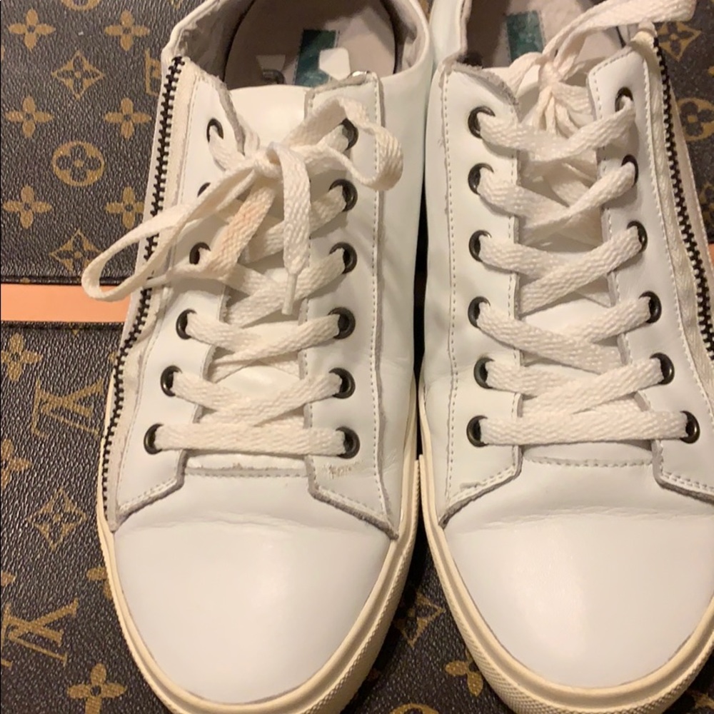 Joe’s side zipper